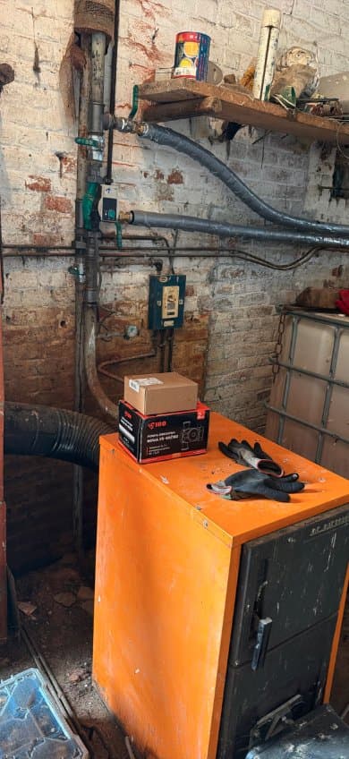Avant travaux — ancienne chaudière fioul